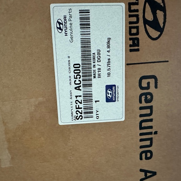 2023 Hyundai Santa Fe roof racks - Picture 2 of 4